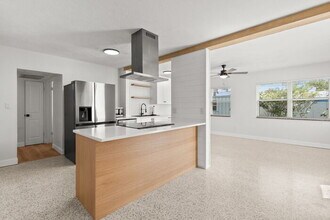 7401 1st Way N in St. Petersburg, FL - Building Photo - Building Photo