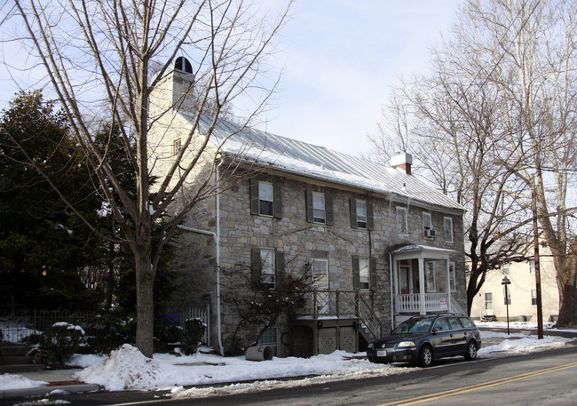 401-403 S Braddock St in Winchester, VA - Foto de edificio - Building Photo