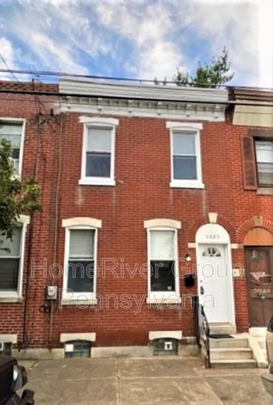 property at 5025 Jackson St