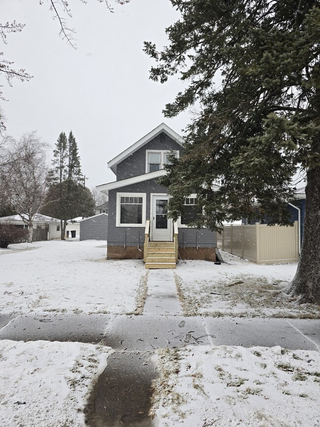 1825 E 5th St in Superior, WI - Building Photo - Building Photo