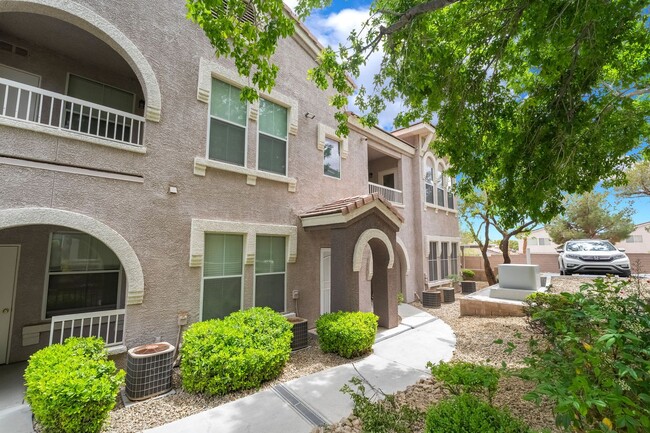 9975 Peace Way in Las Vegas, NV - Building Photo - Building Photo