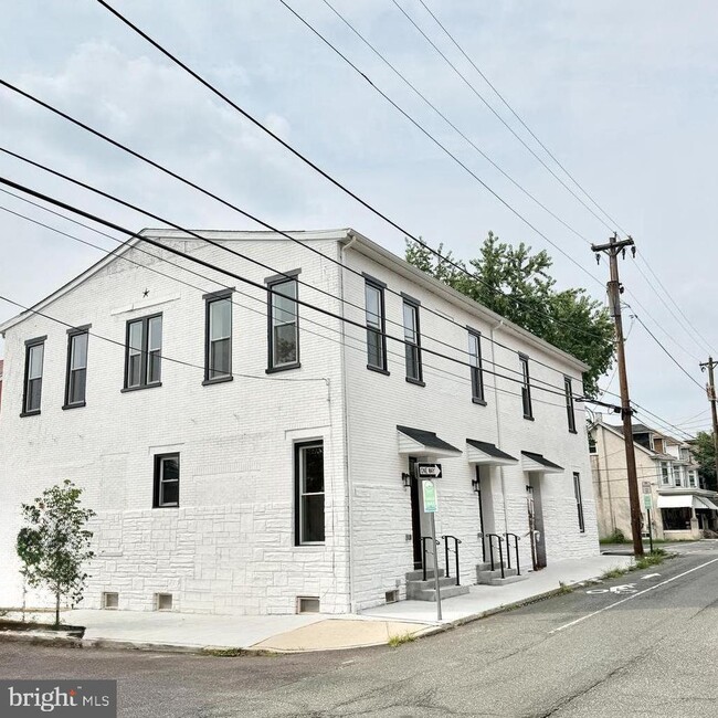 property at 151 N York St