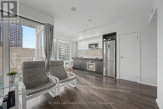 68 Shuter St in Toronto, ON - Building Photo - Building Photo