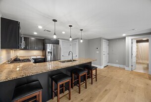 76 Court St, Unit 16 in Plymouth, MA - Building Photo