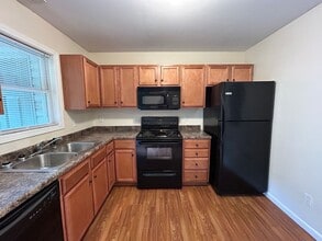 22 Half Moon Dr in Swannanoa, NC - Building Photo - Building Photo