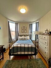 24 Chiswick Rd, Unit 2 in Boston, MA - Foto de edificio - Building Photo