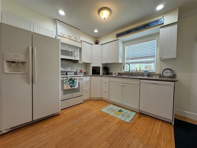 300 S Central Ave in Flagler Beach, FL - Building Photo - Building Photo