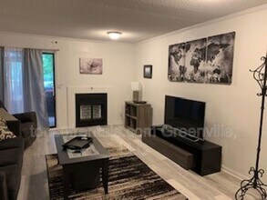 805 Stallings Rd in Taylors, SC - Building Photo - Building Photo