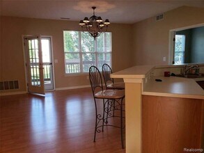 1489 Fox Pointe Cir in Ann Arbor, MI - Building Photo - Building Photo