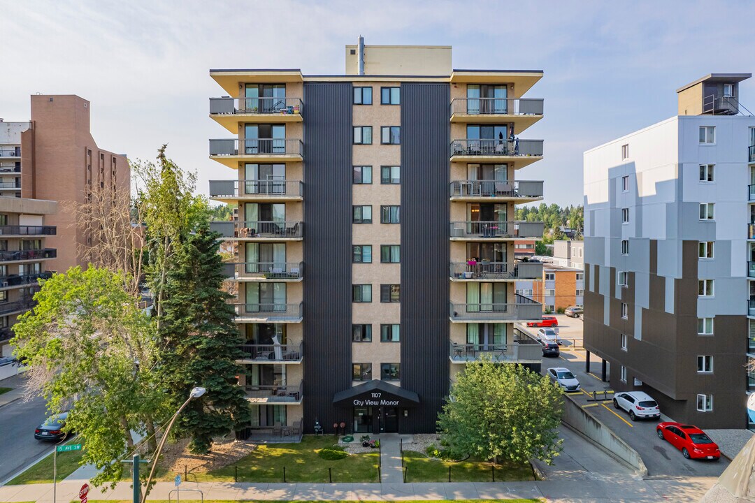 City View Manor in Calgary, AB - Building Photo