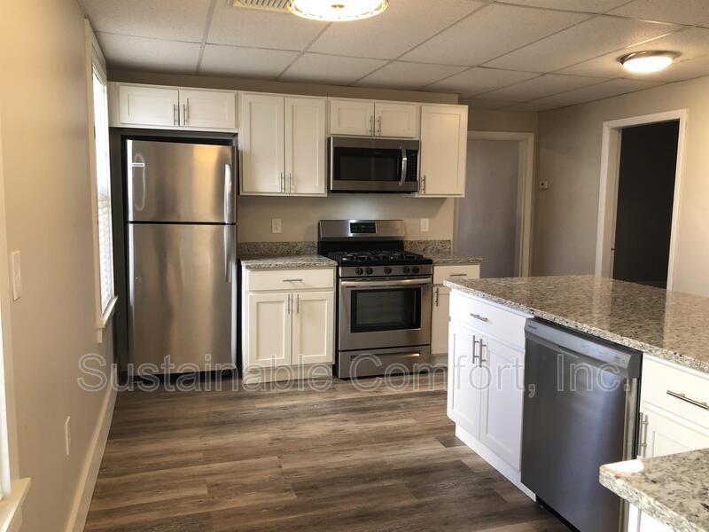 12 Creston St in Worcester, MA - Building Photo