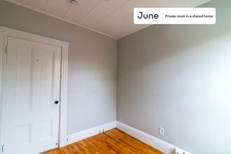 Private bedroom in 4 bed/1 bath Home in Boston, MA - Building Photo - Building Photo