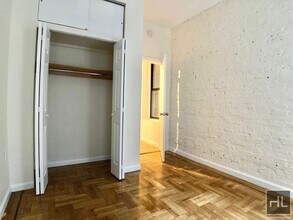 East 12th Street, Unit 3 in New York, NY - Building Photo - Building Photo