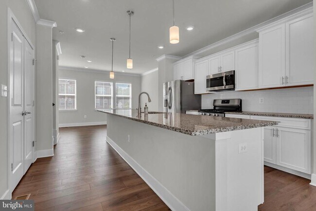 5754 Frederick Douglas Pl in Waldorf, MD - Building Photo - Building Photo