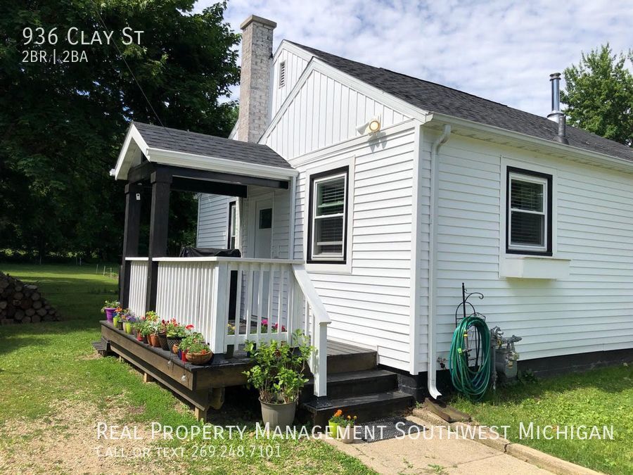 936 Clay St in Niles, MI - Building Photo