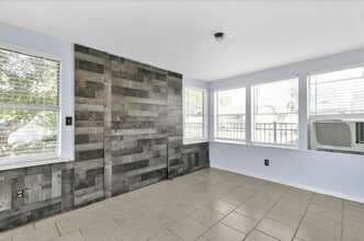 1049 Sunrise Dr in Newark, OH - Building Photo - Building Photo