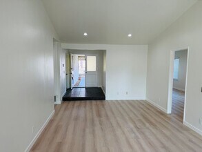 2806 S Diamond St in Santa Ana, CA - Building Photo - Building Photo