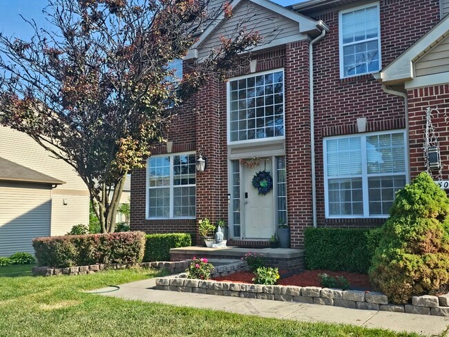 property at 1550 Cinnabar Dr