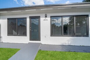 20731 NW 41st Ave in Miami Gardens, FL - Building Photo