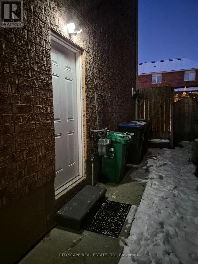 property at 3072 Caulfield Crescent