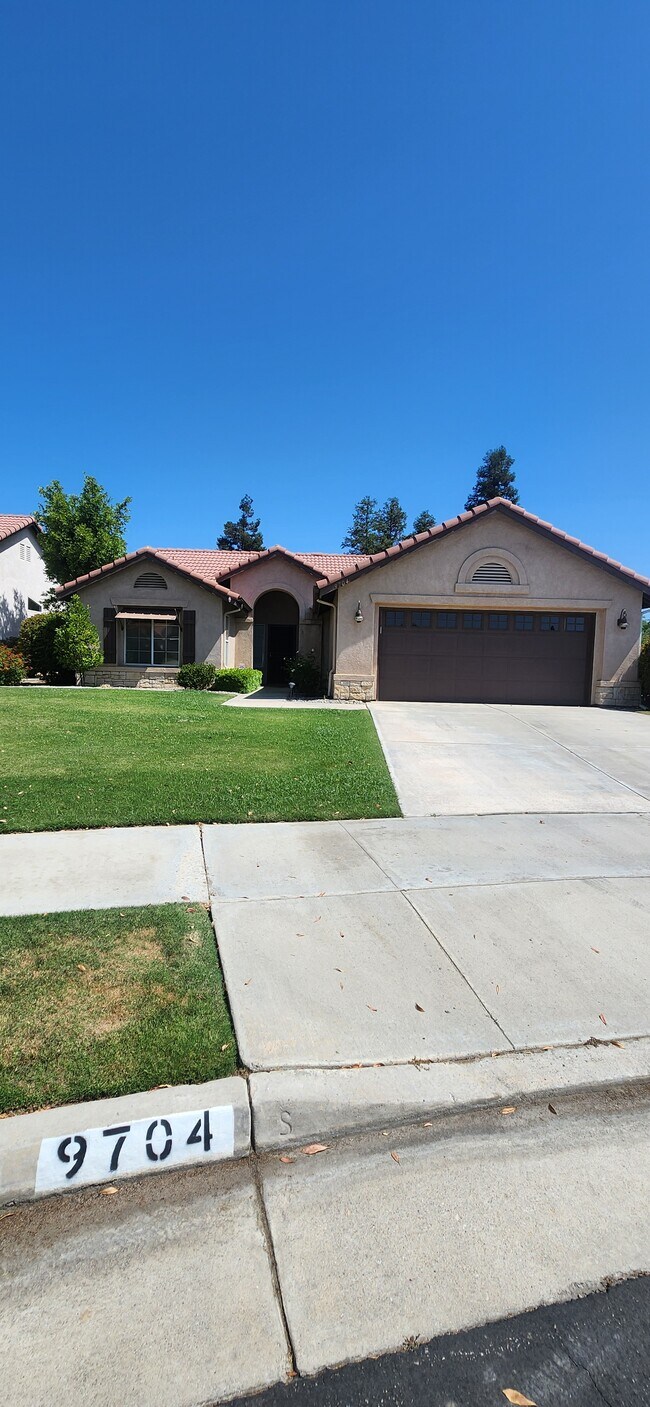 9704 Portland Rose Ave, Unit 9704 Portland Rose Ave in Bakersfield, CA - Building Photo - Building Photo