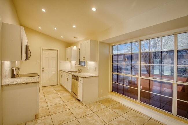 922 Clearview Dr in San Antonio, TX - Building Photo - Building Photo