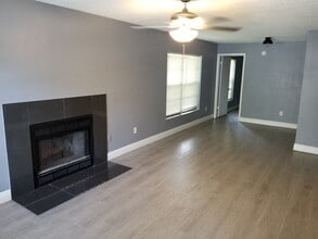 4004 Dream Oak Pl in Tampa, FL - Foto de edificio - Building Photo