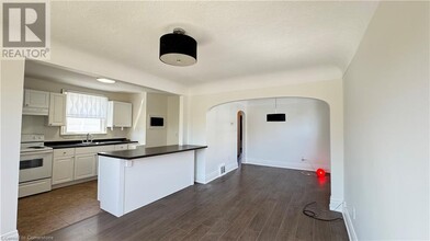 225 Tolton Ave in Hamilton, ON - Building Photo - Building Photo
