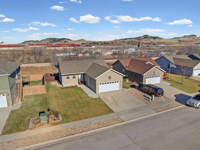 680 South St in Whitewood, SD - Foto de edificio - Building Photo