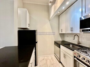 328 W 83rd St in New York, NY - Building Photo - Building Photo