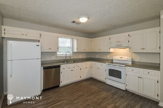 975 Eastern Oaks Dr in Montgomery, AL - Building Photo - Building Photo