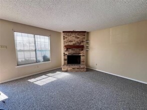 816 Redbud Dr in Desoto, TX - Building Photo - Building Photo