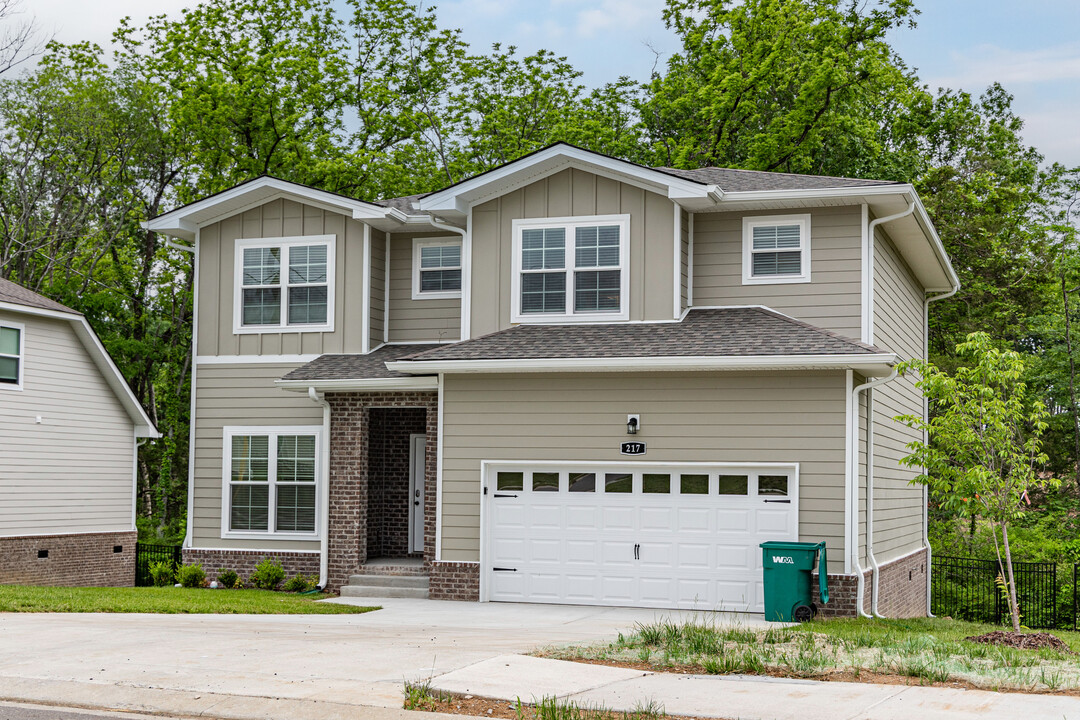 The Retreat at Finch Branch in La Vergne, TN - Building Photo