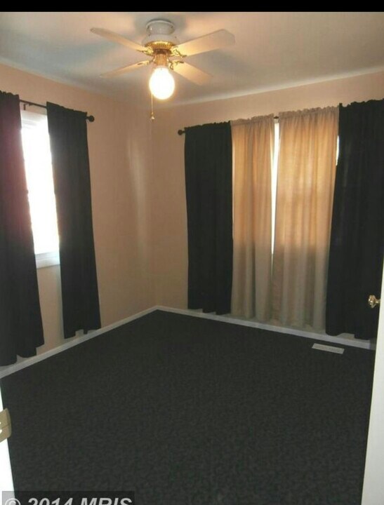 1450 Featherstone Rd in Woodbridge, VA - Building Photo