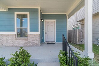 384 Witchhazel Way in San Marcos, TX - Building Photo - Building Photo