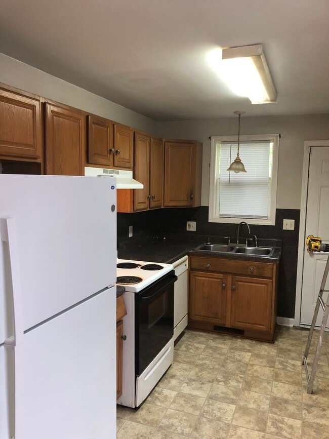 803 Dixon St in Kinston, NC - Building Photo - Building Photo
