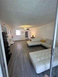 11 Willowbrook Ln photo'