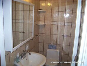 44-46-46 Ward St, Unit 3 in Boston, MA - Foto de edificio - Building Photo