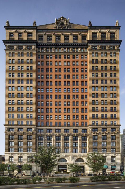 17 Battery South in New York, NY - Building Photo