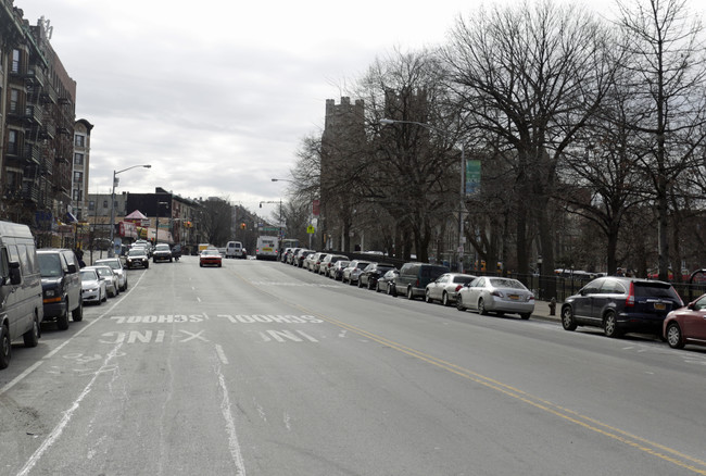 2432 University Ave in Bronx, NY - Building Photo - Building Photo