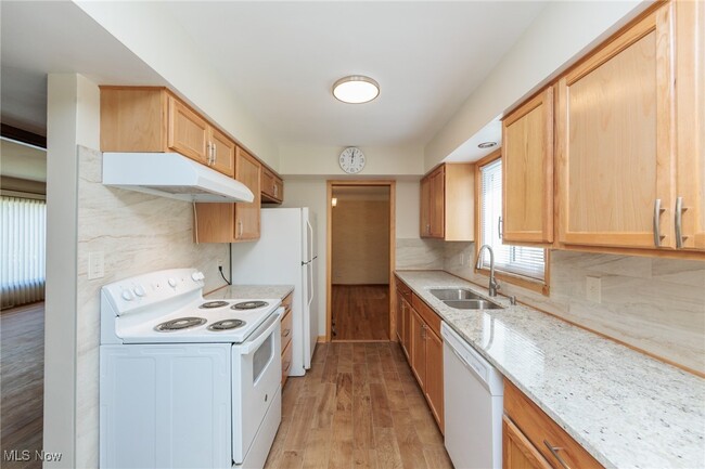 property at 2207 Campus Rd