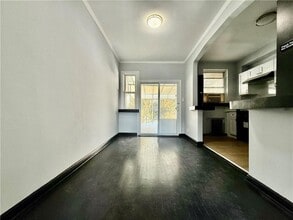 8886 19th Ave in Brooklyn, NY - Foto de edificio - Building Photo