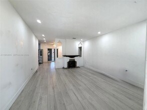 121 Flagami Blvd in Miami, FL - Foto de edificio - Building Photo