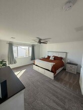 5924 Tomsik St in Las Vegas, NV - Foto de edificio - Building Photo