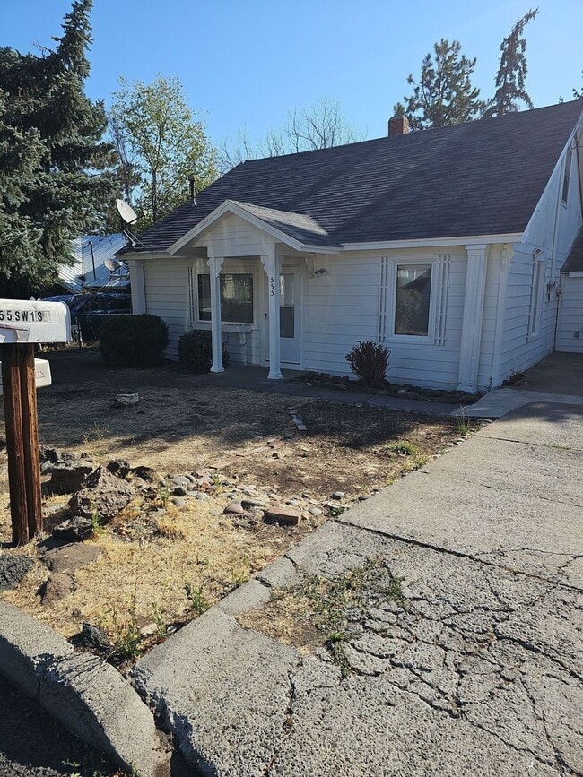property at 555 SW 1st St