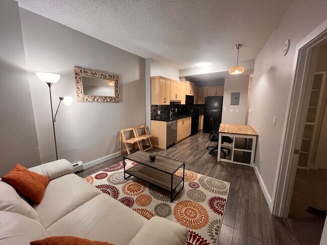 1053 10 St SW in Calgary, AB - Building Photo - Building Photo