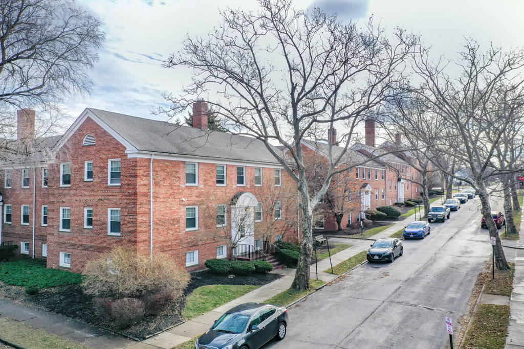 Elbur Avenue Apartments in Lakewood, OH