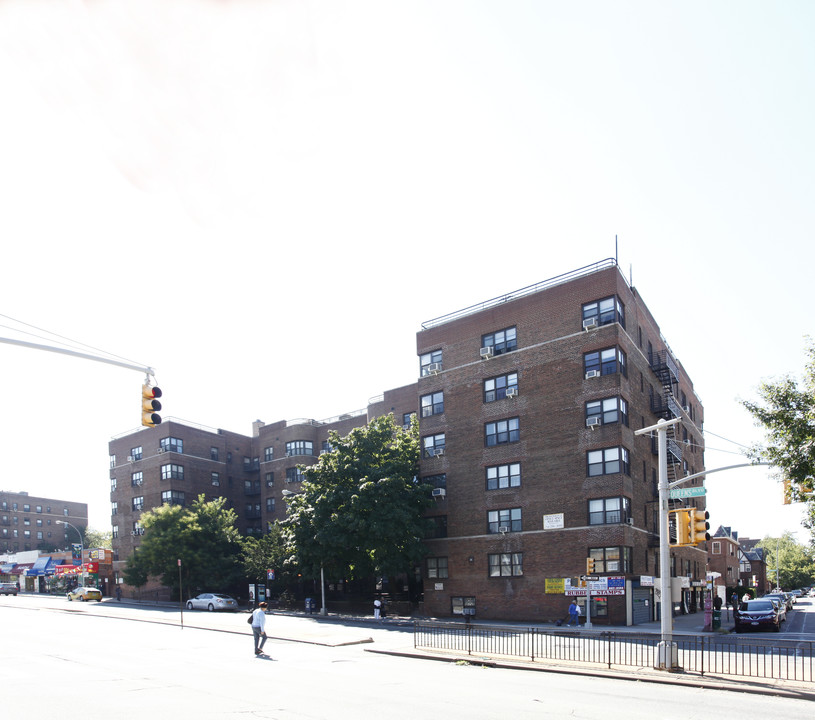 9716 66th Ave in Rego Park, NY - Building Photo