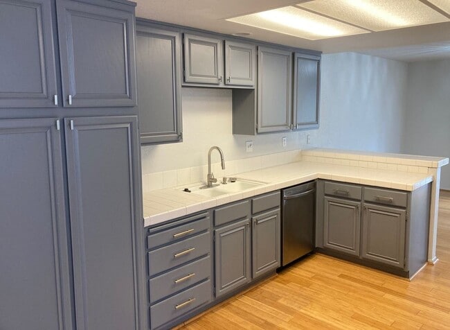 13516 Apricot St, Unit 9209 in Tustin, CA - Building Photo - Building Photo