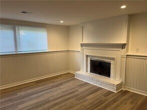 305 Hembree Forest Cir in Roswell, GA - Building Photo - Building Photo